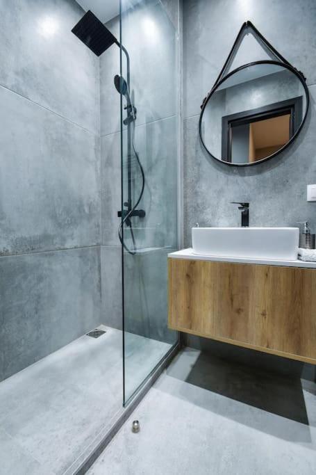 Ophelia Luxurious Suite #Tifhelexpo Thessalonique Extérieur photo